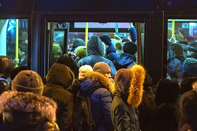 На автобусі з аеропорту Мурманська